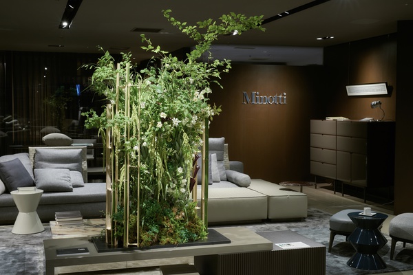 Minotti Living Attendant 2016 August